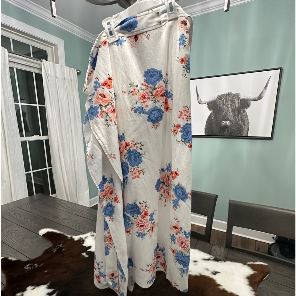 LOFT!! this is a skirt that buttons and ties, springy!